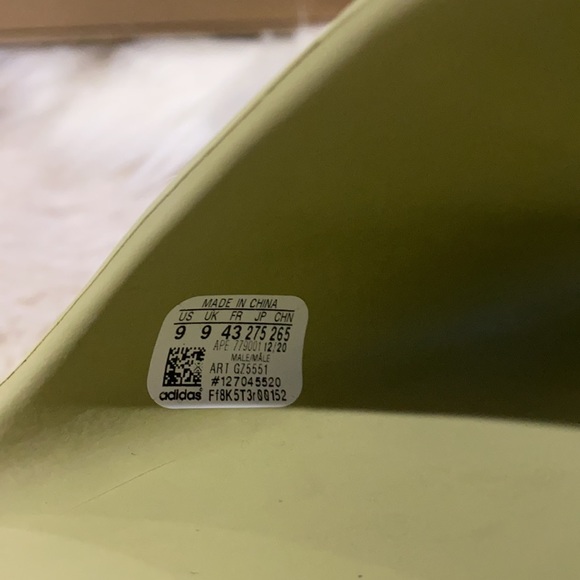 Adidas Resin Men’s Yeezy Slides - Picture 7 of 8